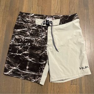 HUK fishing gray black swim trunks shorts